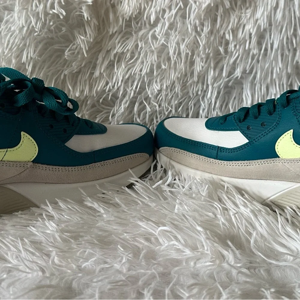 Nike Air Max 90 LTR Big Kids’ Shoes size 5Y or 6.5 Woman’s - Picture 9 of 9